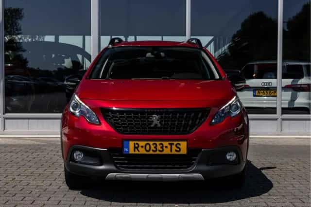 Peugeot 2008 (2018) thumbnail 4