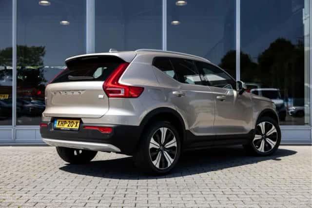 Volvo XC40 (2022) thumbnail 3