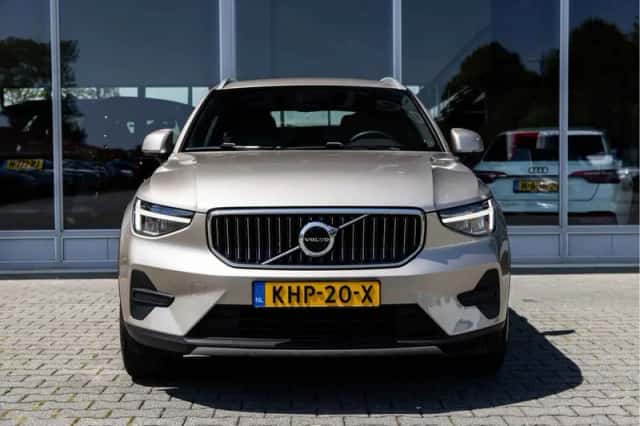 Volvo XC40 (2022) thumbnail 4