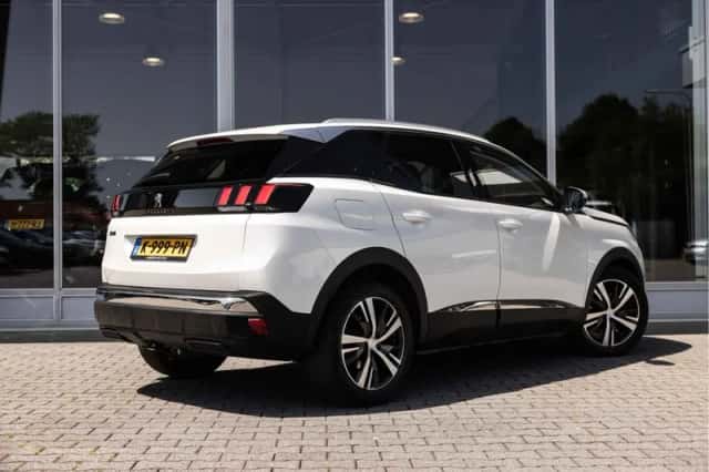 Peugeot 3008 (2017) thumbnail 3