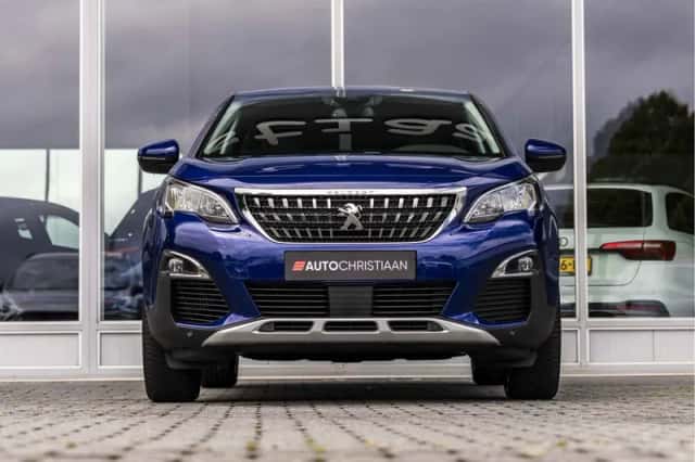 Peugeot 3008 (2018) thumbnail 4