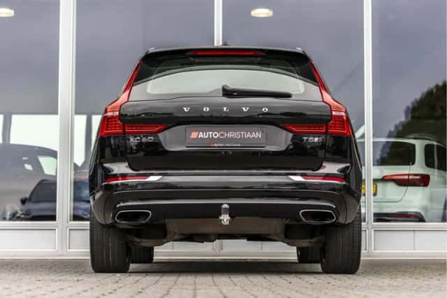 Volvo XC60 (2017) thumbnail 5