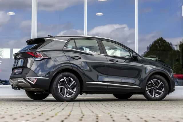 Kia Sportage (2023) thumbnail 3