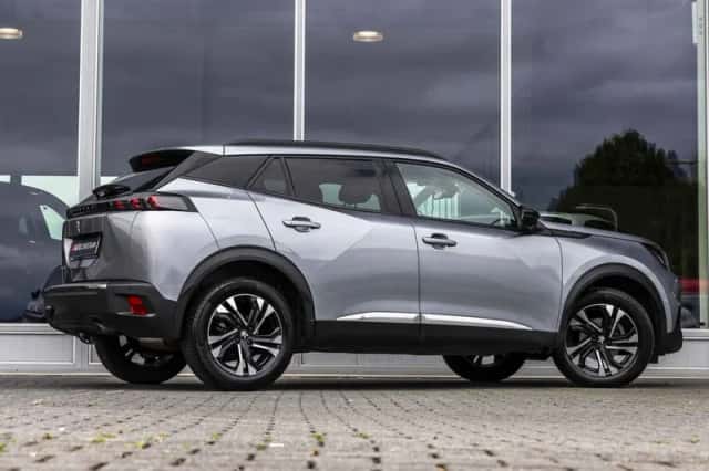 Peugeot 2008 (2022) thumbnail 3