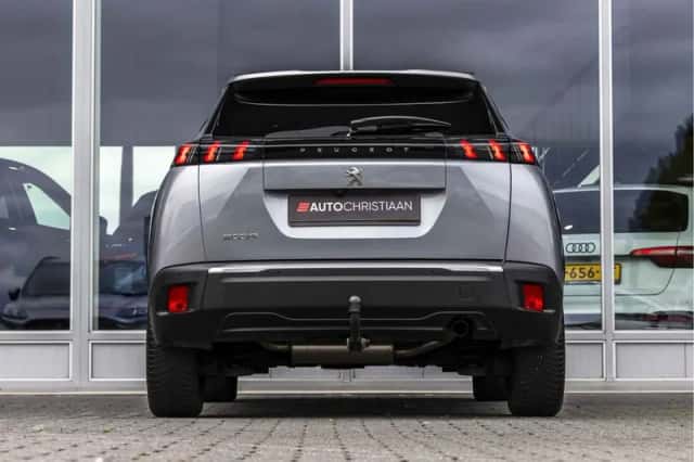 Peugeot 2008 (2022) thumbnail 5