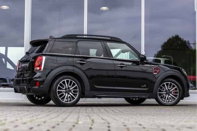 MINI Countryman (2018) thumbnail 3