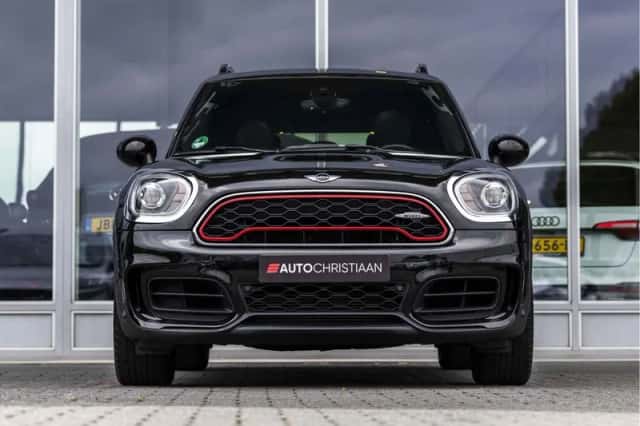 MINI Countryman (2018) thumbnail 4