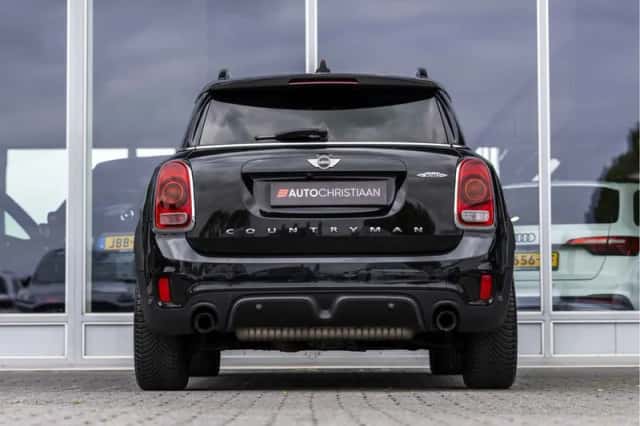 MINI Countryman (2018) thumbnail 5