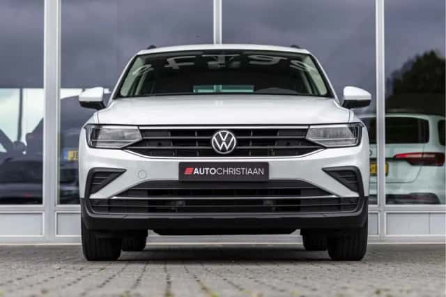 Volkswagen Tiguan (2021) thumbnail 4