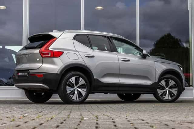 Volvo XC40 (2023) thumbnail 3
