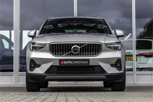 Volvo XC40 (2023) thumbnail 4