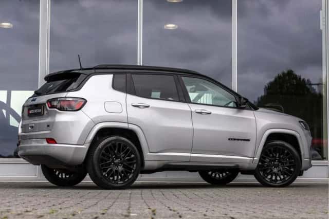 Jeep Compass (2022) thumbnail 3