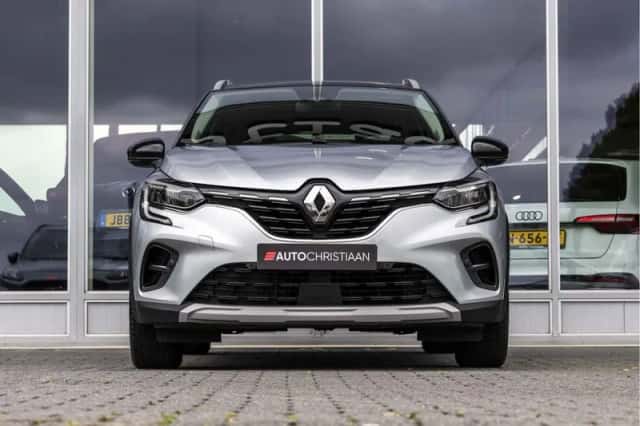 Renault Captur (2022) thumbnail 4