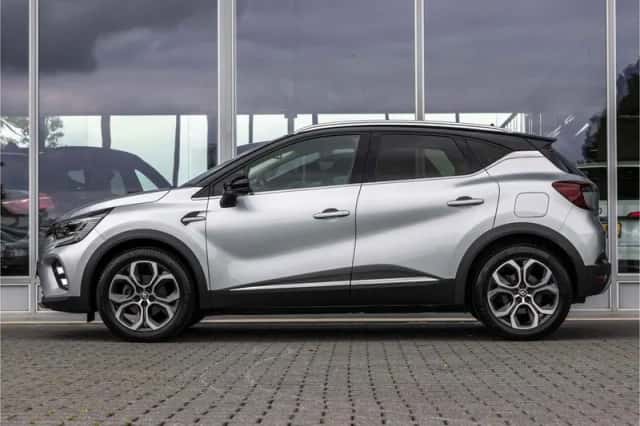 Renault Captur (2022) thumbnail 6