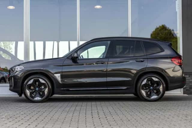 BMW iX3 (2021) thumbnail 6