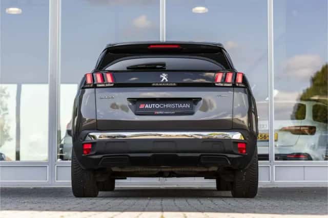 Peugeot 3008 (2023) thumbnail 5