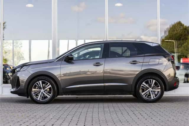Peugeot 3008 (2023) thumbnail 6