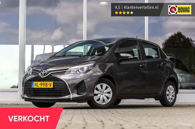 Toyota Yaris (2015) thumbnail 2