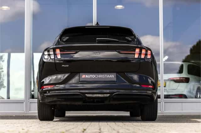 Ford Mustang (2021) thumbnail 5