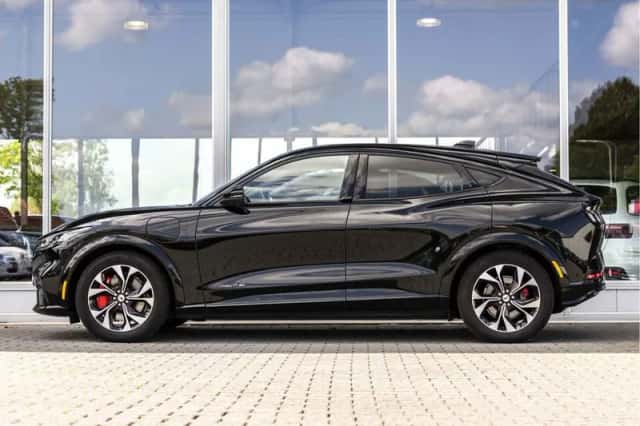 Ford Mustang (2021) thumbnail 6