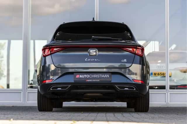 SEAT Leon (2021) thumbnail 5
