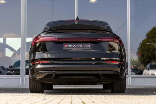 Audi e-tron (2022) thumbnail 5
