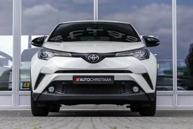 Toyota C Hr (2018) thumbnail 4