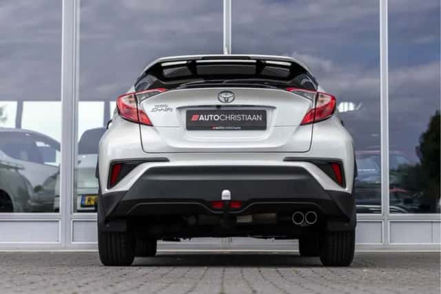 Toyota C Hr (2018) thumbnail 5