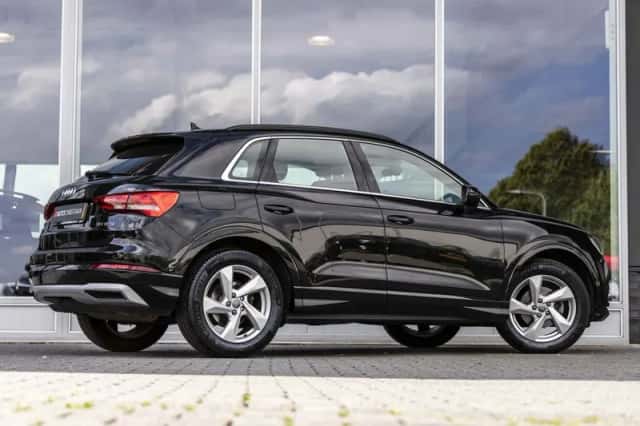 Audi Q3 (2019) thumbnail 3