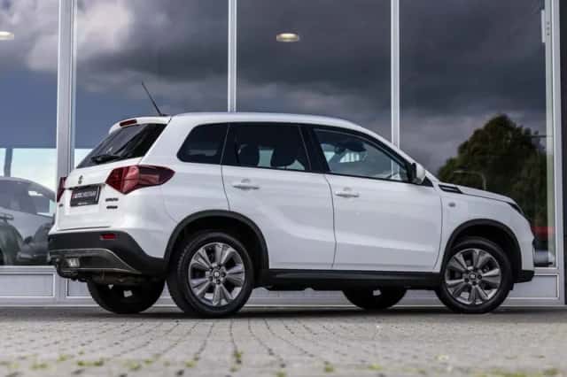 Suzuki Vitara (2022) thumbnail 3