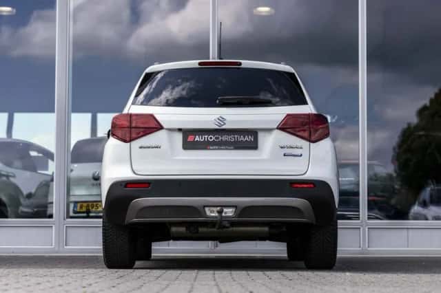 Suzuki Vitara (2022) thumbnail 5