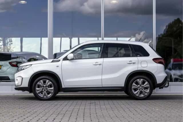 Suzuki Vitara (2022) thumbnail 6