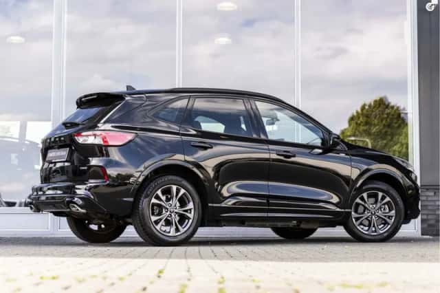 Ford Kuga (2021) thumbnail 3