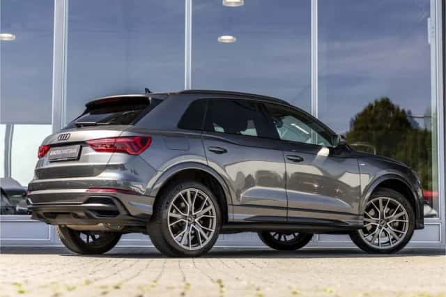 Audi Q3 (2022) thumbnail 3