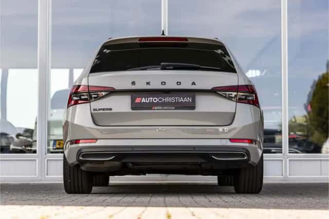 Škoda Superb (2023) thumbnail 5
