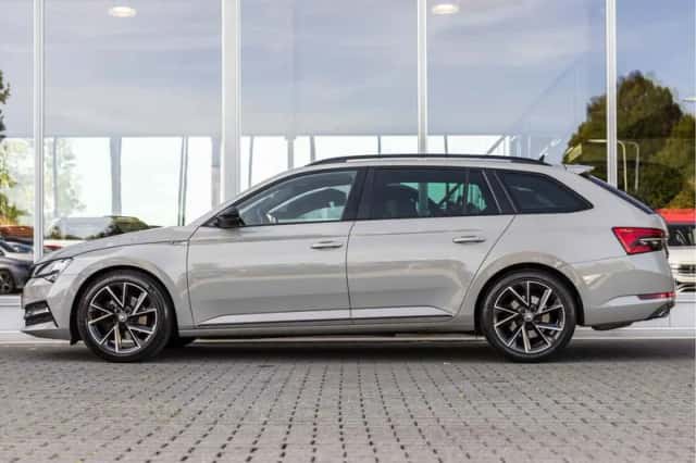 Škoda Superb (2023) thumbnail 6