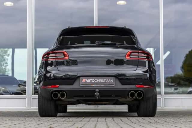 Porsche Macan (2017) thumbnail 5