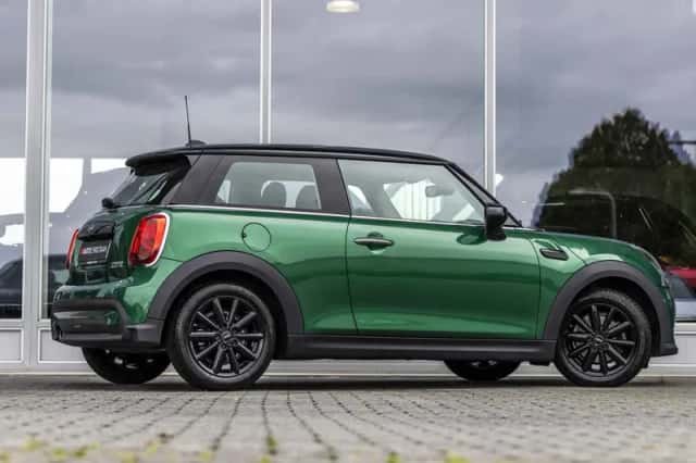 MINI Cooper (2022) thumbnail 3
