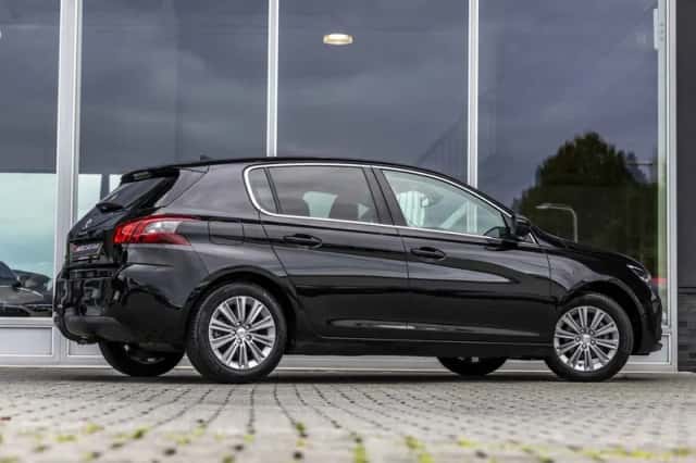 Peugeot 308 (2021) thumbnail 3