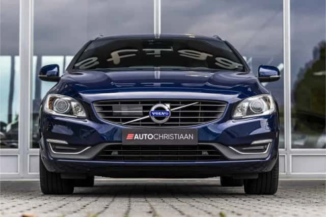 Volvo V60 (2015) thumbnail 4