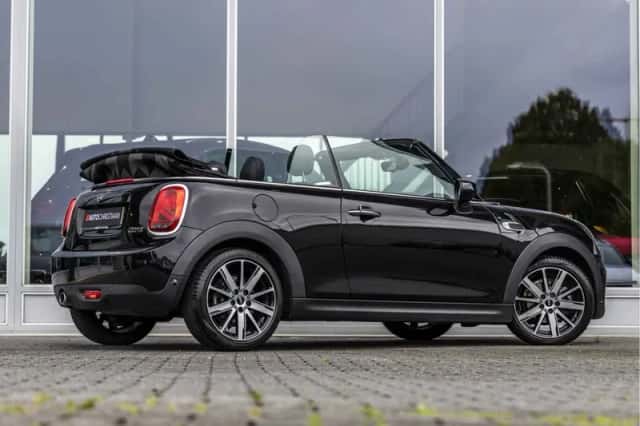MINI Cooper (2021) thumbnail 3