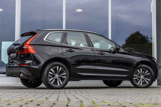 Volvo XC60 (2021) thumbnail 3