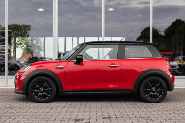 MINI Cooper (2022) thumbnail 6