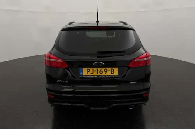 Ford Focus (2017) thumbnail 6