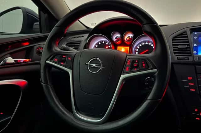 Opel Insignia (2012) thumbnail 6