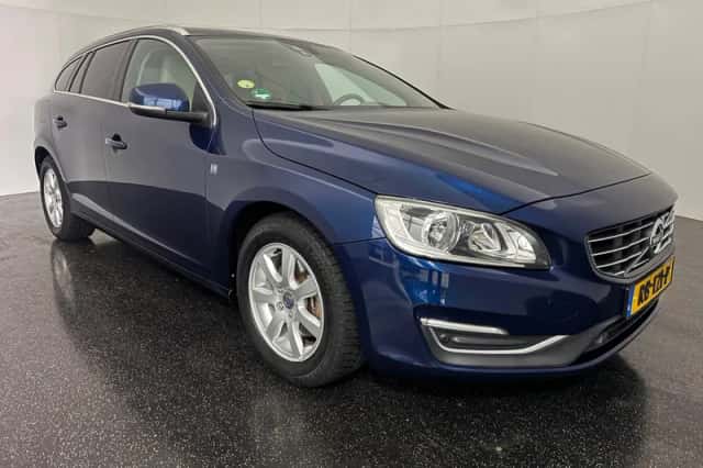 Volvo V60 (2014) thumbnail 3