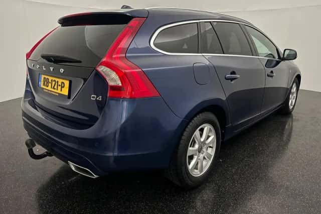 Volvo V60 (2014) thumbnail 4