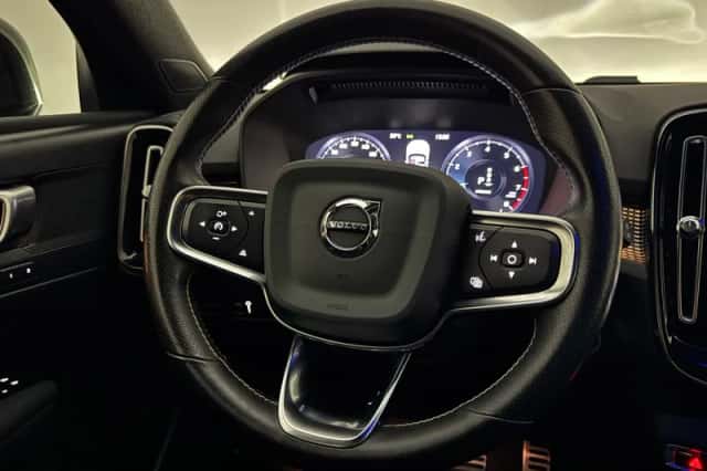 Volvo XC40 (2021) thumbnail 4