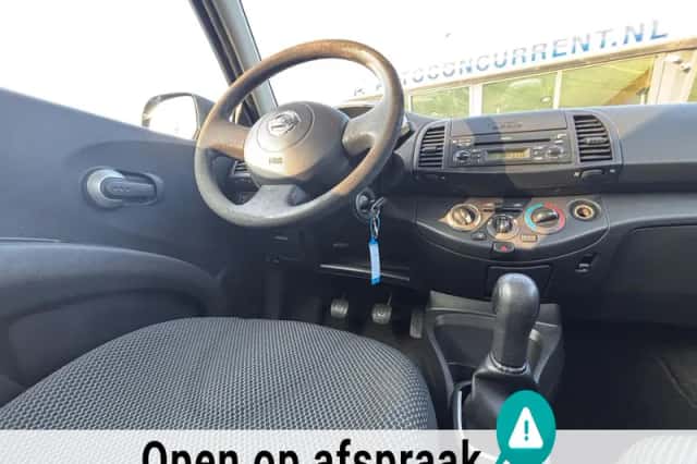 Nissan Micra (2010) thumbnail 2