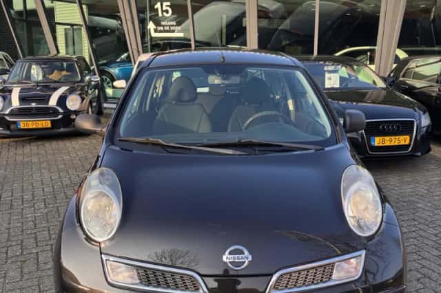 Nissan Micra (2010) thumbnail 4